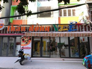 bán nhà mt hát giang, khu sân bay, dt 11x20m. cn 210m2. trệt 3 lầu. giá 55 tỷ