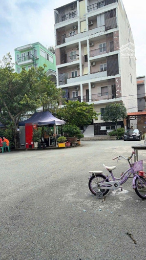 bán nhà mặt phố đường lý phục man, 13,5 tỷ, 110m2, q7, hcm, đẹp, nhiều tiện ích