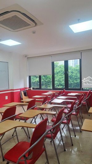 bán nhà mặt phố trung tâm cầu giấy 86m 9 tầng mt 5m, tầng 1 kd, 2-7 thông sàn, dòng tiền 75tr