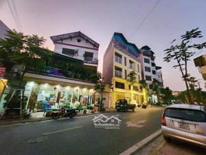 mặt phố hoa động, cự khối, lb, phân lô, vỉa hè rộng, 4 ô tô tránh, kinh doanh, dt 94 m, giá 15 tỷ 5