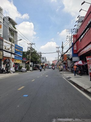 bán gấp!nhà mặt tiền đường thống nhất p16-(5mx24.5m)hầm+5 lầu-đct 45tr/th-23.5ty tl