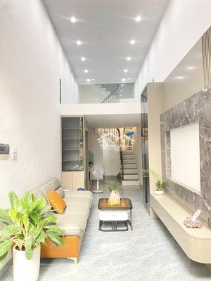 bán gấp! nhà phố thịnh quang - sát phố - tiện ích - 28m2 - 5 tầng, mt 3,2m, chỉ 6,5 tỷ!