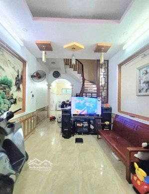 bán gấp nhà dân xây ở la khê 50m 4 tầng mặt ngõ rộng. gần chợ bông đỏ.