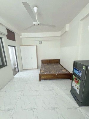 lõi cầu giấy,5 tầng dân sây, thông tứ tung , vị trí đẹp ngõ 2 xe máy tránh nhau, vài bước ra chợ