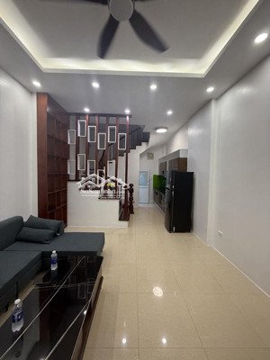 bán nhà thịnh hào_ 50m ô tô tránh_7 tầng - 4 ngủ _ngõ thông_47m2_11.8 tỷ