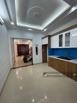 bán nhà ngõ 68 cầu giấy dt 45m2 5 tầng- lô góc - gần ô tô - dân xây chắc chắn!!!