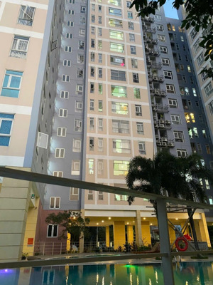 chính chủ bán căn hộ valeo đầm sen 100m 3 phòng ngủ, lầu 2, view hồ bơi, giá 5,3 tỷ tuấn 