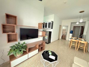 bán căn hộ hoàng quân a2 2pn, full nội thất, sổ đỏ sang tên tự do, giá 1,85 tỷ