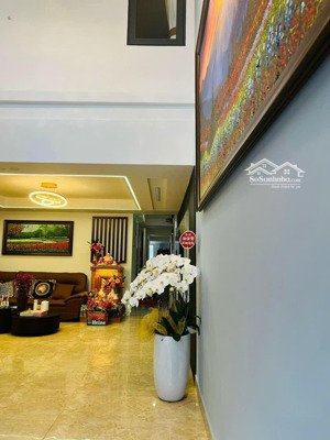 hàng hiếm lâu lâu mới xuất hiện, khách sạn đường số trần não !!!