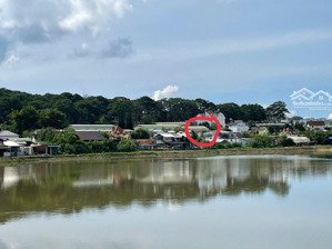 đất trong tp đà lạt view hồ, sau lưng view đồi thông.