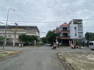 12x25m (300m2) mặt tiền đường 12m, đối diện tt lái xe thành công - giá 30tr/m2