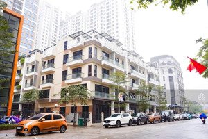 cho thuê nhà phố mai dịch - cầu giấy, 125m2 x 5t, lô góc 25mx5m, vỉa hè quanh nhà, kd sầm uất,...