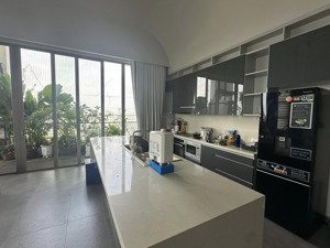 cho thuê căn penthouse river panorama quận 7 diện tích 210m2 full nội thất giá cho thuê 1400$/tháng