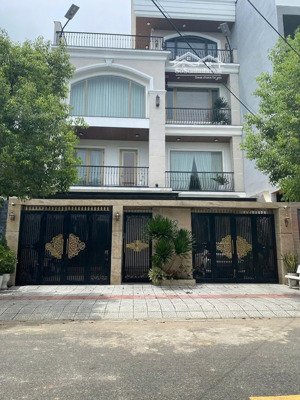 bán biệt thự sang trọng, đẹp lung linh đường hà bồng, hòa xuân - dt 200m2 ngang 10m, full nội thất