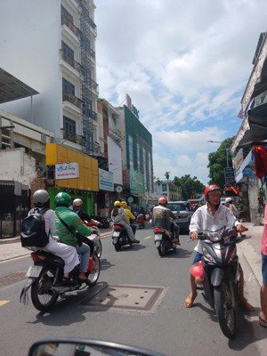 bán căn mặt tiền nguyễn văn đậu, 3.6m dài 19m, nở hậu 3.8m, 5 tầng thu nhập khoán 30tr/ tháng