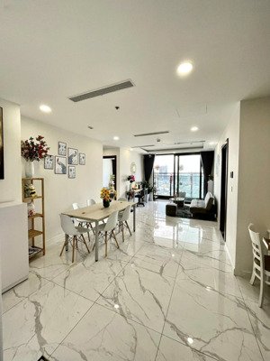 cho thuê sunshine sky city q7 , 3pn 3wc , full nội thất . giá siêu tốt : 22 triệu / thương lượng