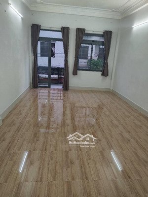 phòng trọ mới 40m2 ban công ngay chợ hoàng hoa thám p.12 tân bình