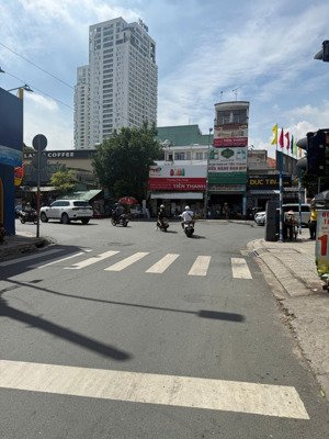 bán nhà mt nhật tảo quận 10 (7.5m x 18m, 135m2) gía: 34 tỷ thương lượng