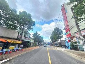 bán căn mặt tiền trần quang khải
p đông hòa tphcm (4548)
dt: 69m thổ cư 60m hướng chính tây nhà 1