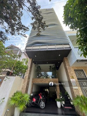 bán tòa chdv- văn phòng mt yên thế ( đ.7m5) đ/diện công viên, 130 m2x 7t có thang máy chỉ 13.5 tỷ