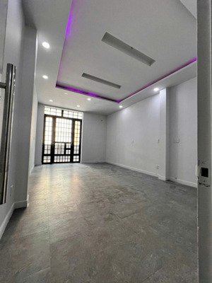 5pn/4wc - cho thuê nhà mặt tiền nguyễn thái bình, p4, quận tân bình - 5tầng, giá rẻ 28tr, chính chủ