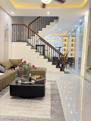 bán nhà kim ngưu hbt hn 48 m4 ngủ giá nhỉnh 9 tỷ.