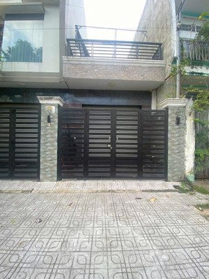 nhà mới sạch sẽ 2pn, đường oto né nhau. gần siêu thị mega