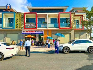 bán căn shopvilla 168m2 suncasa central ngay trung tâm vsip2 chỉ 5,68 tỷ . thanh toán 30% nhận nhà.