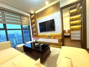 bán nhanh căn hộ 3 ngủ tòa golden palm 21 lê văn lương, giá 8,5 tỷ. liên hệ: 