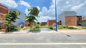 kẹt vốn chủ cần thanh lý gấp đất ở mt hồ xuân hương, đông hòa, dĩ an 89m2 có 1,15ty sổ hồng riêng