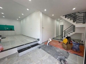 giá sốc: 80tr/m2 - nhà mới 2 tỷ 25m2 ngay bình thạnh