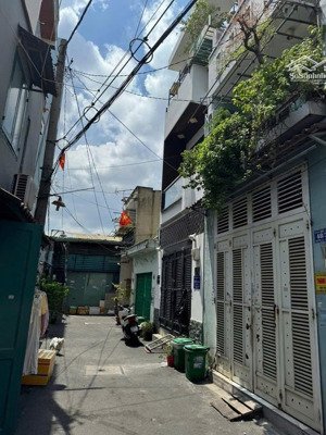 bán nhà đẹp hẻm xe hơi 5m lê văn quới. dt 4.5x11.5m2, đúc 2 lầu kiên cố , 5.7 tỷ