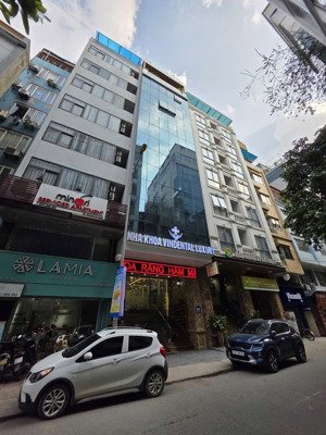 tòa building mặt phố trần quốc vượng - cầu giấy 9 tầng có hầm thông sàn - dòng tiền 150tr/tháng