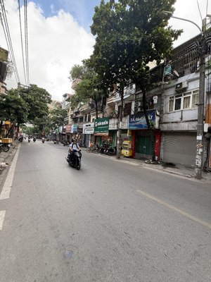 bán nhà mặt phố vip hoàng văn thái, quận thanh xuân, dt 43m2 x 3 tầng, mt 3.3m. chỉ 18,5 tỷ.