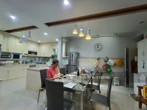 giảm 2 tỷ- tuyệt phẩm đặng văn ngữ, pn oto ngủ trong nhà, ngang to 8x 13m (100m2), 3tầng. còn 22 tỷ