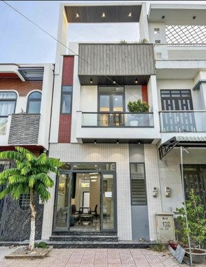 nhà ngộp bán nhanh 68m2/3tỷ180 hồ bá kiện p15 quận 10. đang cho thuê 18tr/th gần go! miền đông