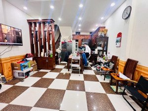 bán nhà xuân thuỷ cầu giấy nhà đẹp ngõ rộng sạch thoáng 10m ra ôtô dt 40m 5t 10tỷ