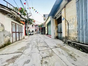 bán nhà siêu hiếm liên mạc, giá cực chất 5,2 tỷ, 40,1m2, ô tô đỗ cổng, 5 tầng.