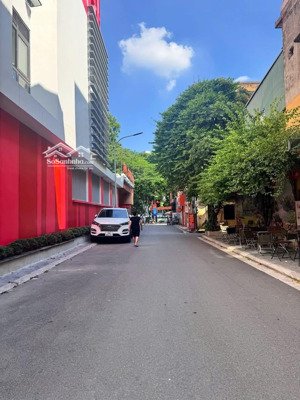 bán nhà ngõ đẹp nhất phố ngọc lâm,ô tô tránh dừng đỗ ngày đêm,nhà full nội thất mới đẹp-kinh doanh_