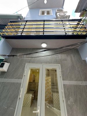 quận 11 giá 2 tỷ280tr bán nhà 1 trệt 1 lầu 1 lửng mới đẹp 100% vào ở liền..đường 3/2 p12 q11