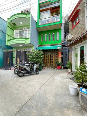 2.45 - 2 tầng (3.5 x 6) - DTSD hơn 40m2 - Lô góc, hẻm trước nhà hơn 4m - SHR