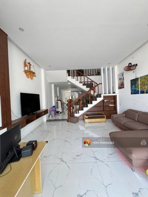 bán nhà 2 tầng mới đẹp mặt tiền đường võ chí công gần hoàng minh thắng liền kề fpt chỉ 7 tỷ75