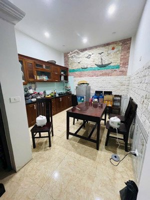 nhà đẹp ở luôn ngõ 175 định công 41m2x5t, có luôn 6 ngủ 4.35 tỷ.