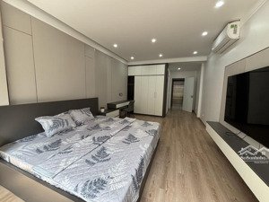 bán nhà dịch vọng, cầu giấy, 40m, 5 tầng, ô tô, nhà mới, nội thất xịn, 10,75 tỷ