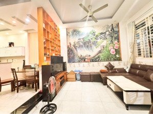 nhà mặt tiền 6m, cách thủ đức 3km -ql 1k, dĩ an - 68.8m2, 6x12m, 2 tâng, 3 phòng ngủ, giá 5.5 tỷ tl