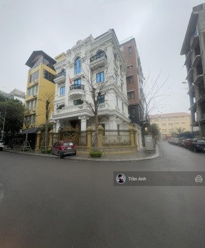 biệt thự đơn lập mỹ đình 200m2 4 tầng đỗ 5-7 ô tô hiện đại khuôn viên rộng thoáng mát 40tr/th