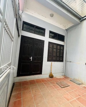 bán nhà dân xây rẻ nhất thượng thanh 52m 3tầng có sân để xe giá chỉ 5,x tỷ