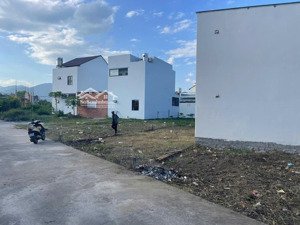 cần bán lô đất thổ cư 68,5m2 tại vĩnh hiệp , tây nha trang, đường ô tô, sổ hồng, giá chỉ 1,58 tỷ.