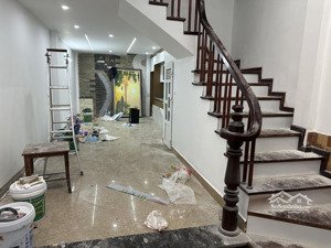 bán nhà phố pháo đài láng 44m2 ngay học viện phụ nữ,đại học luật