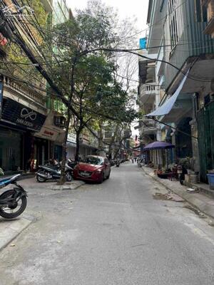 BÁN GẤP NHÀ GIẢNG VÕ, LA THÀNH TT BA ĐÌNH Ô TÔ ĐỖ CỔNG 40M X 3 TẦNG 8,6 TỶ